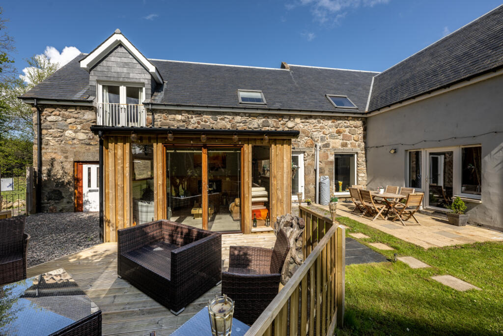 7 bedroom detached house for sale in Dalnahoyn, Tomatin, Inverness, IV13