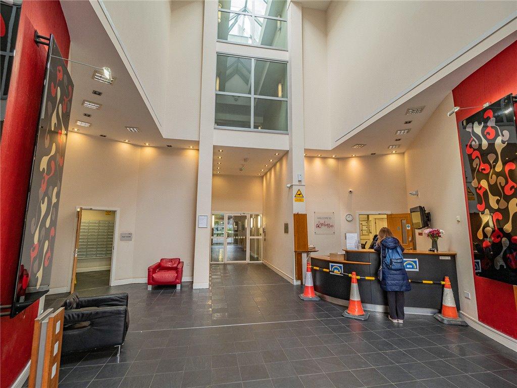 1 bedroom apartment for sale in Altolusso, Bute Terrace, Cardiff City