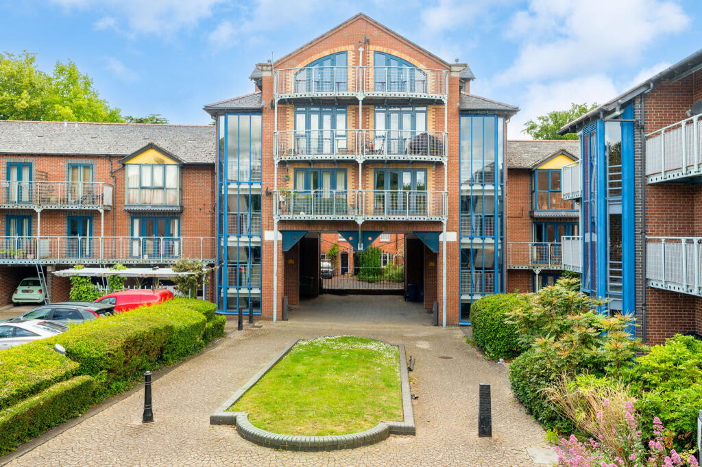 Main image of property: Alfredston Place, Wantage, OX12