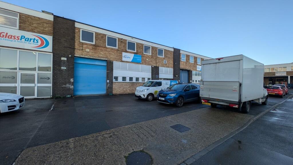 Main image of property: Unit 10 Solent Industrial Estate, Shamblehurst Lane, Hedge End, Southampton, SO30 2FX