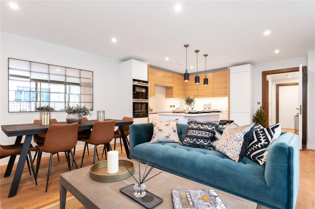 Main image of property: Cremer Street, Hoxton, London, E2