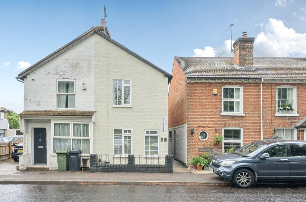 Main image of property: Shaws Cottages, Worplesdon Road, Guildford