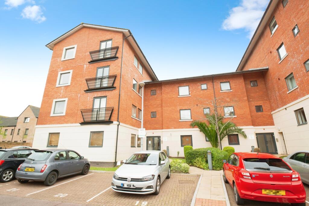 2 bedroom apartment for rent in Henke Court, Cardiff Bay, CF10