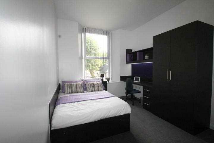 1 bedroom end of terrace house for rent in The Square, 56/58 North Road East, Plymouth, PL4