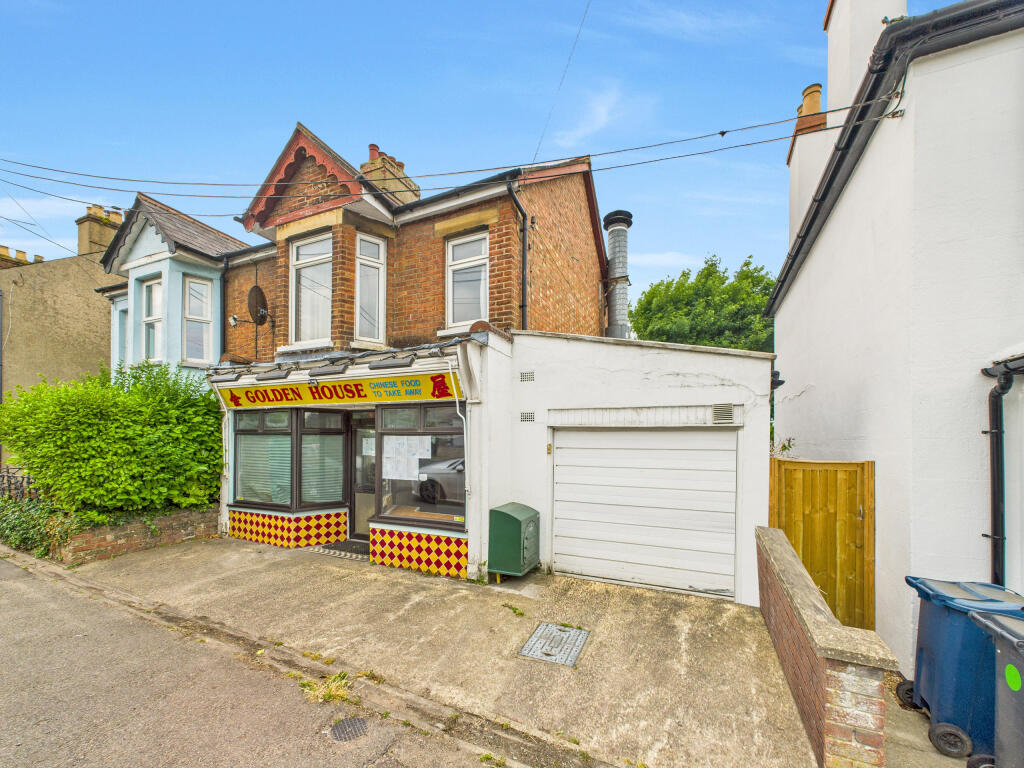 3 bedroom semi-detached house