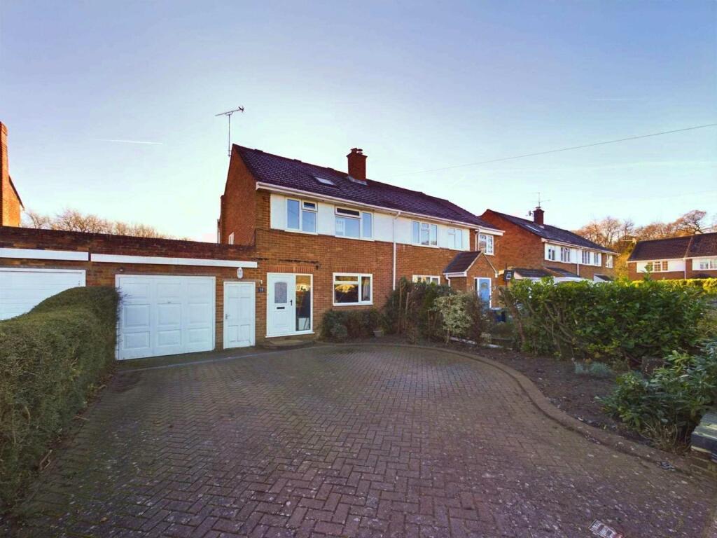 4 bedroom semidetached house for sale in Ash Close, Walters Ash NO