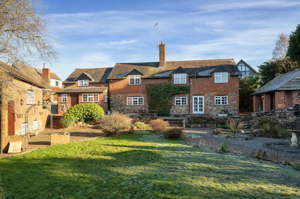 3 bedroom detached house for sale in Anstey Lane, Thurcaston, LE7