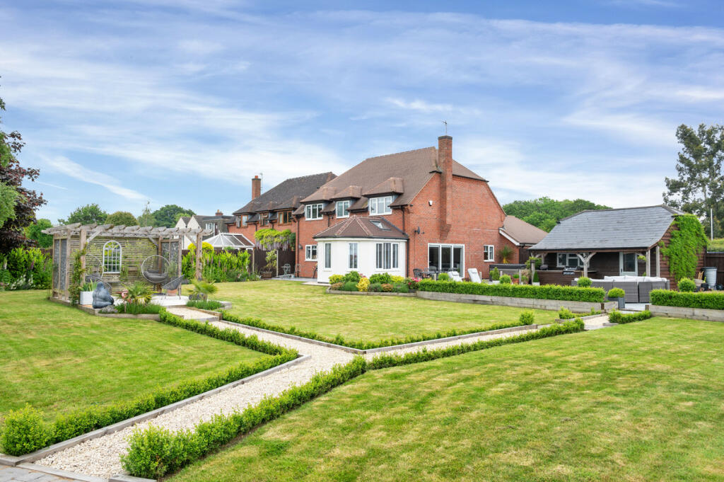 4 bedroom detached house for sale in Kirkby Lane, Newbold Verdon, LE9