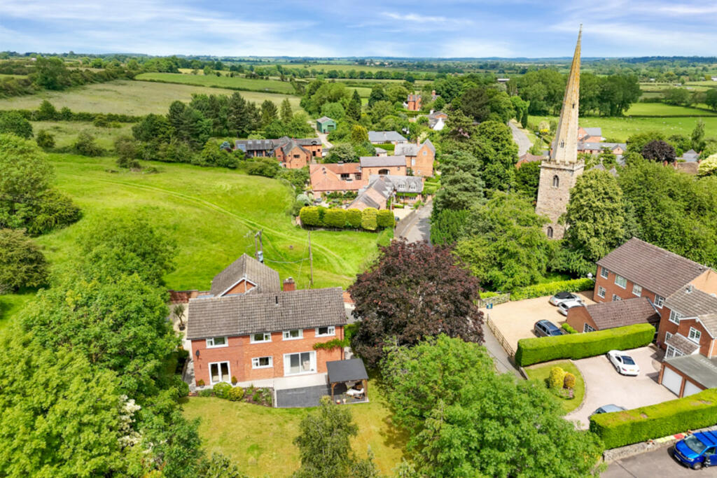 5 bedroom detached house for sale in Main Street, Ratcliffe on the