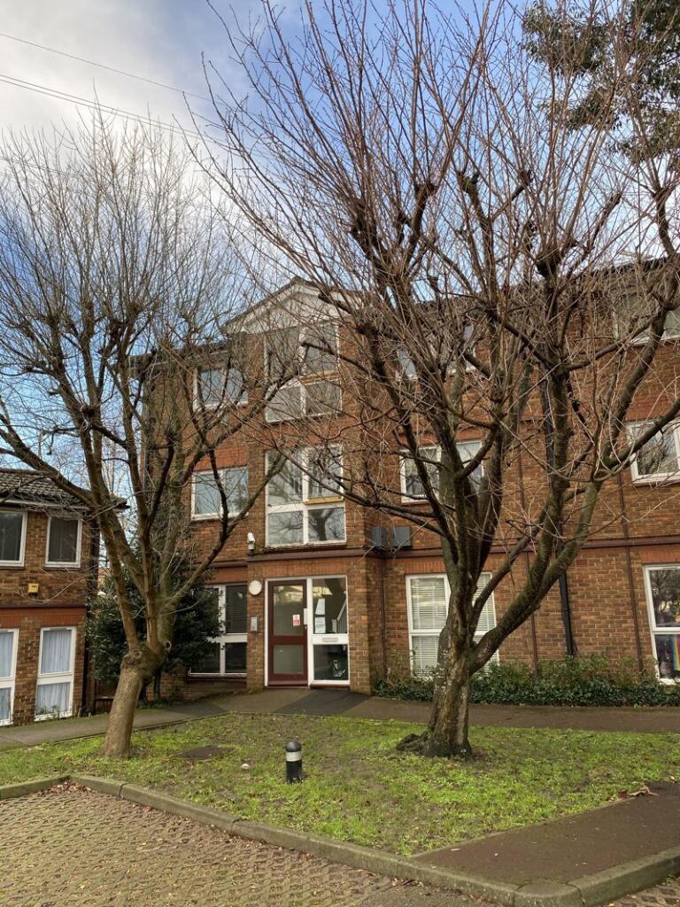 Main image of property: 27 Morden Road, Mitcham