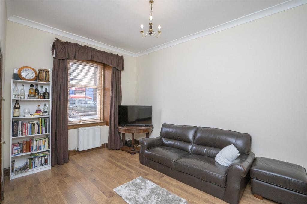 2 bedroom terraced house for sale in 140 High Street, Tillicoultry, FK13