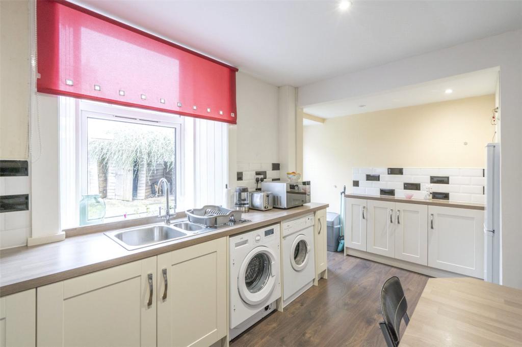 2 bedroom terraced house for sale in 140 High Street, Tillicoultry, FK13