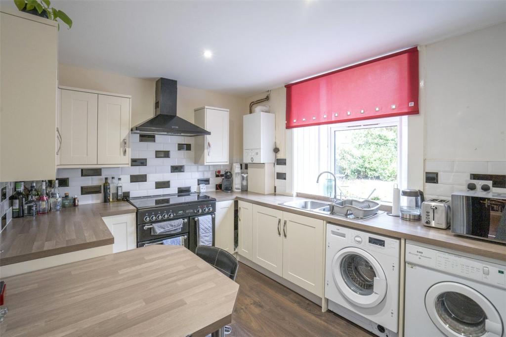 2 bedroom terraced house for sale in 140 High Street, Tillicoultry, FK13