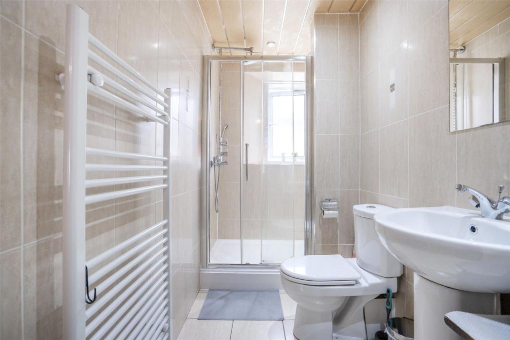 2 bedroom terraced house for sale in 140 High Street, Tillicoultry, FK13