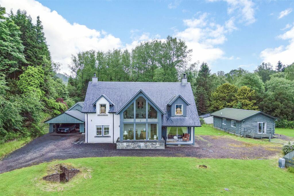 4 bedroom detached house for sale in Stronvar Nursery Gardens