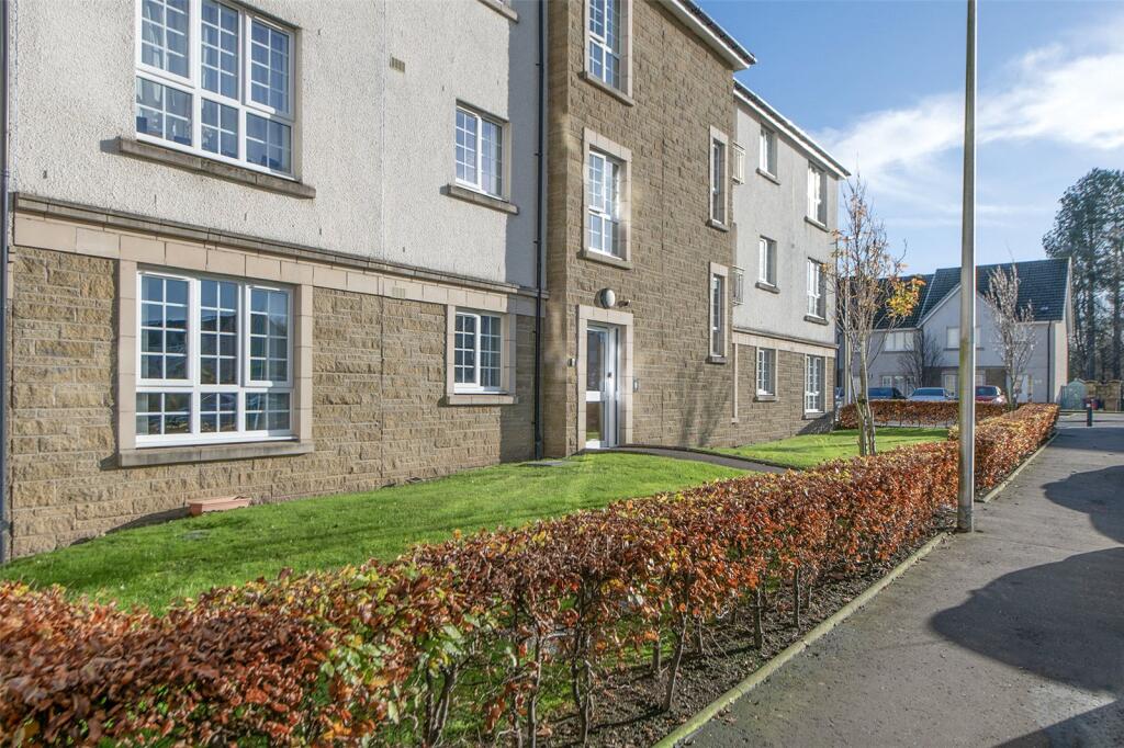 Main image of property: Flat 1, 11 Crown Crescent, Larbert, FK5