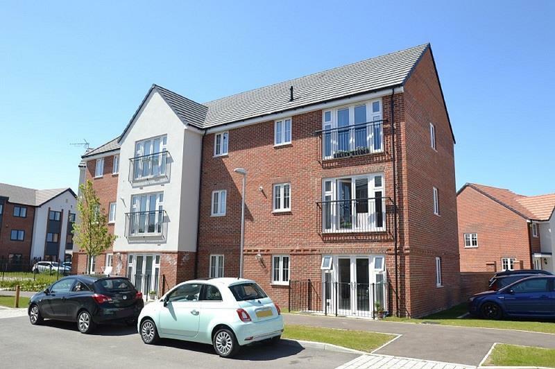 2 bedroom flat for sale in Hills House, Keen Avenue, Buntingford, SG9