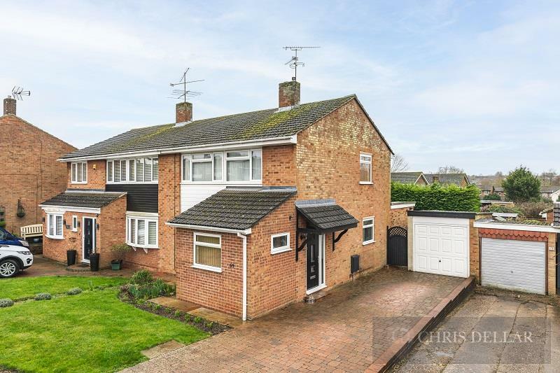 3 bedroom semidetached house for sale in Snells Mead, Buntingford, SG9