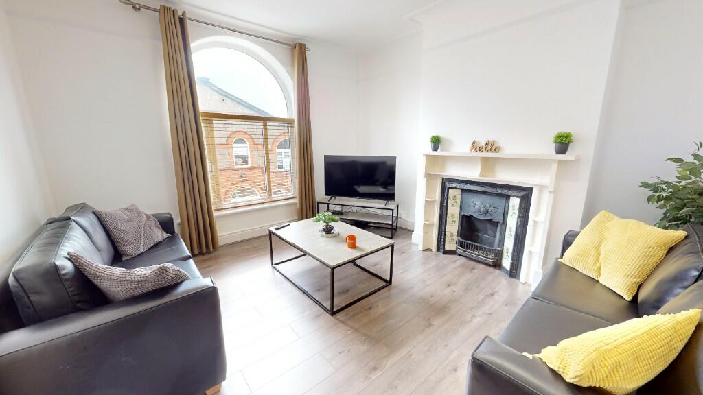 Main image of property: 72a Allerton Road, Liverpool, Merseyside, L18 1LW, United Kingdom (Allerton)