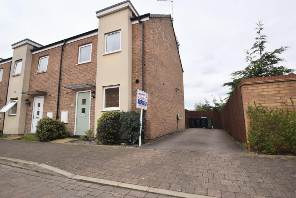 4 bedroom end of terrace house for rent in Eaton Hall Crescent, Broughton, MK10