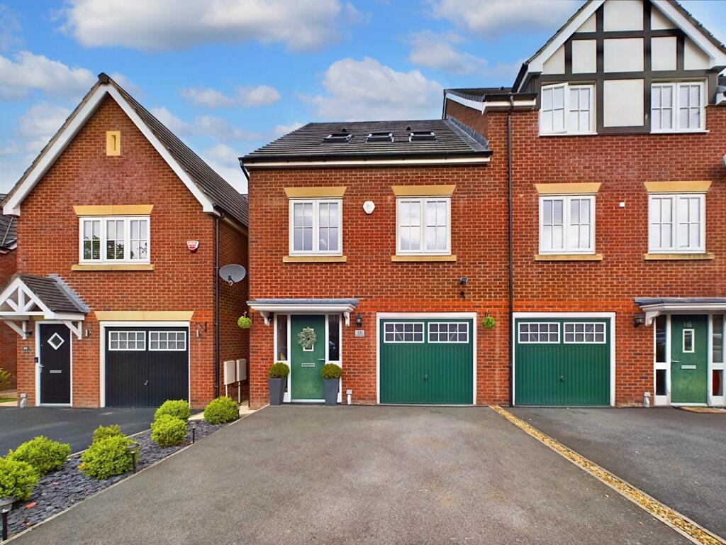 3 bedroom semidetached house for sale in Hornbeam Close, Great Moor