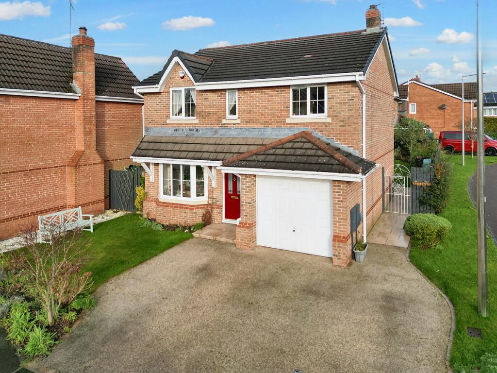 4 bedroom detached house for sale in Wood Top Close, Offerton, Stockport, SK2 5EF, SK2