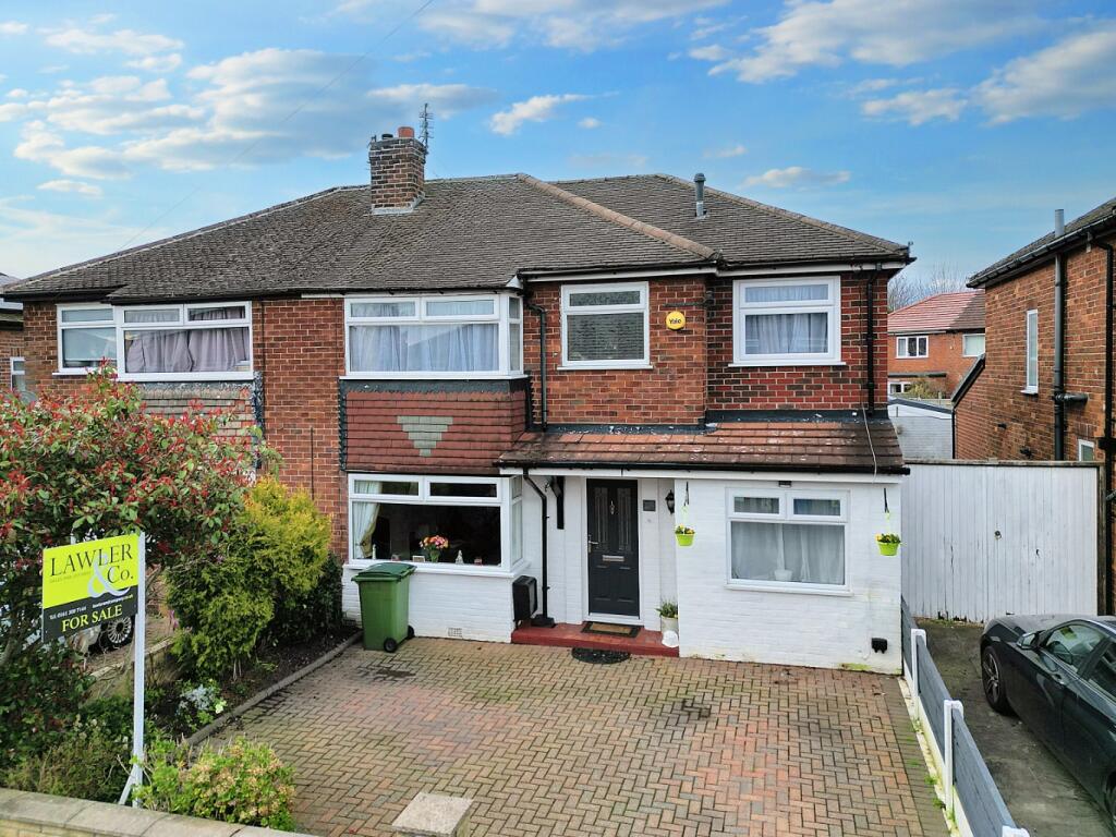 4 bedroom semidetached house for sale in Capesthorne Road, Hazel Grove, Stockport, Cheshire