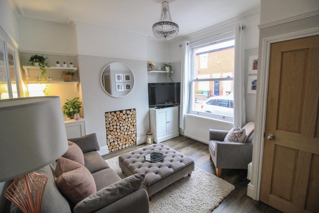 2 bedroom semidetached house for sale in Winifred Road, Heaviley