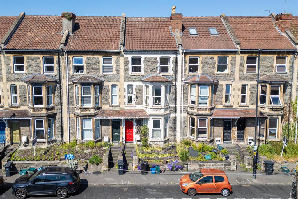 Main image of property: 7 BED HMO | FAMILY HOME | HOTWELLS