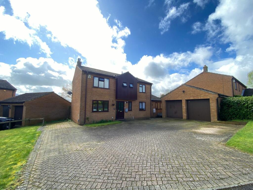 4 bedroom detached house for sale in Berrydale, Berrydale, Northampton