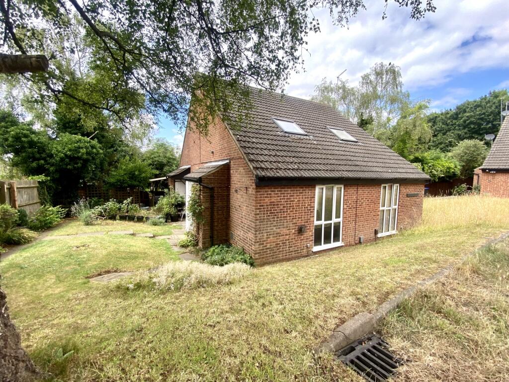 Main image of property: Linacre Close, Watermeadow, NN3 8PY
