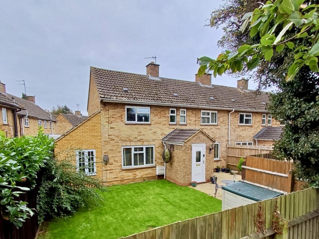 3 bedroom end of terrace house