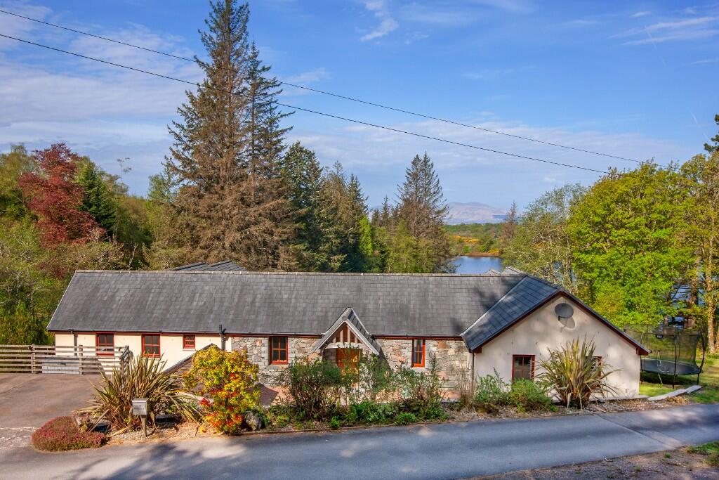 3 bedroom detached house for sale in Muircroft, Glencruitten, Oban