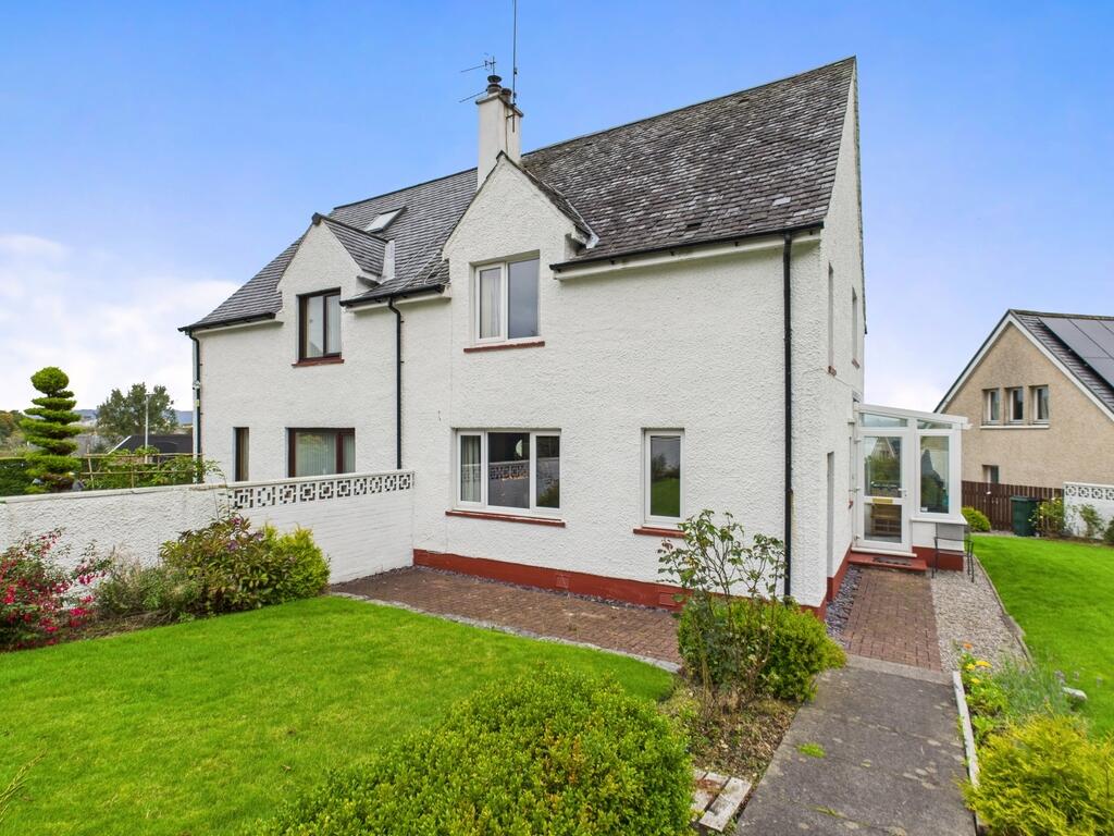 Main image of property: 10 Camus Road, Dunbeg, Oban, PA37 1QD