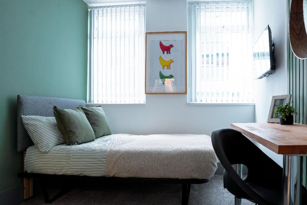 Main image of property: Bed 3, Borough Hotel, Great Crosshall Street, Liverpool