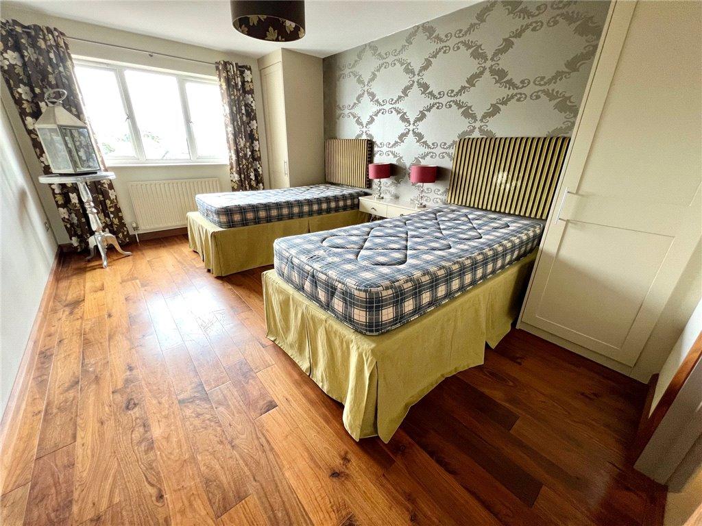 2 bedroom apartment for sale in Lake Avenue, Poole, Dorset, BH15