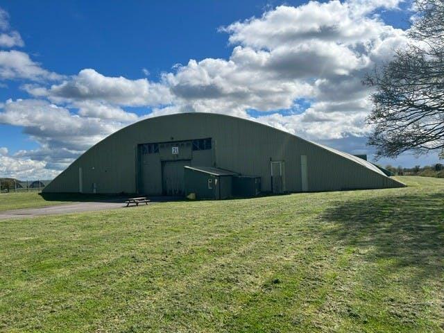 Hangar 21 Aston Down ID 17735.jpg