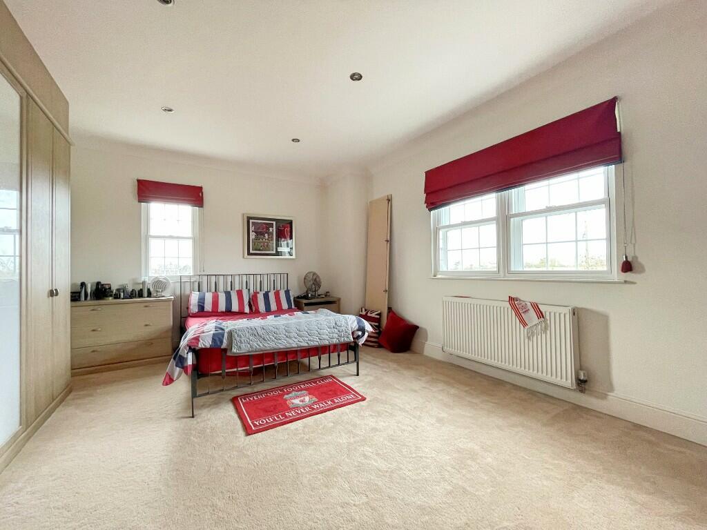 5 bedroom detached house for sale in Southminster Road, MAYLAND, CM3