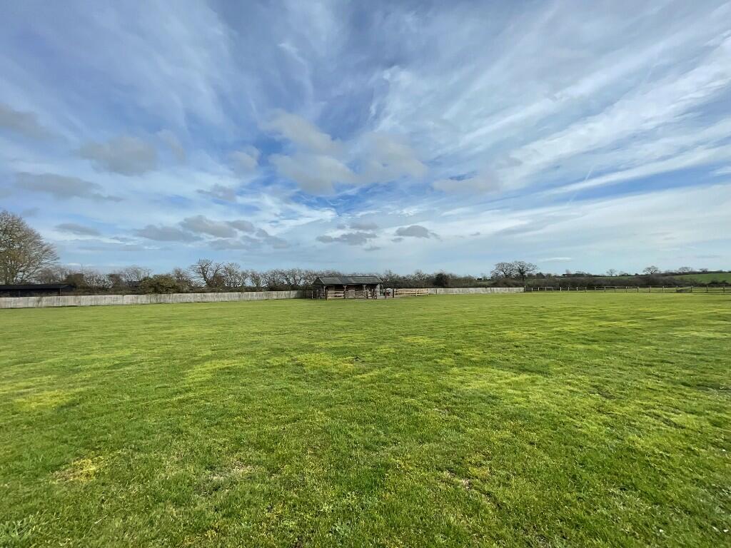 5 bedroom detached house for sale in Southminster Road, MAYLAND, CM3