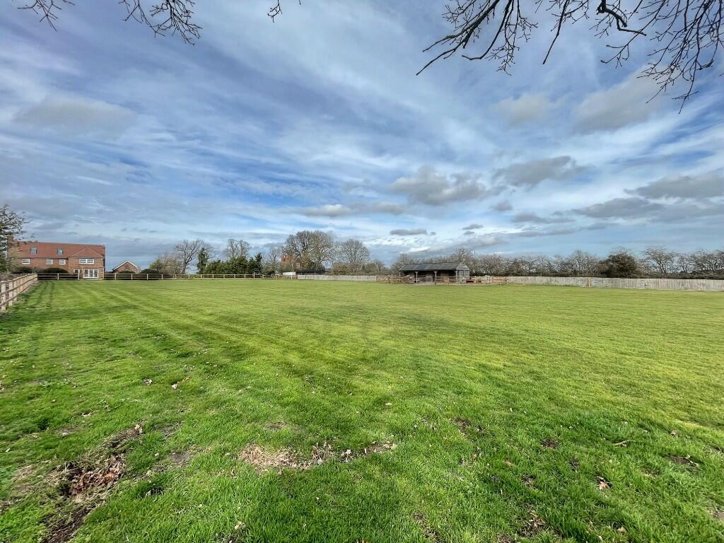 5 bedroom detached house for sale in Southminster Road, MAYLAND, CM3