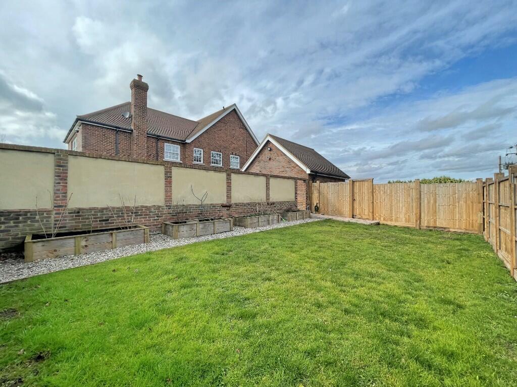 5 bedroom detached house for sale in Southminster Road, MAYLAND, CM3