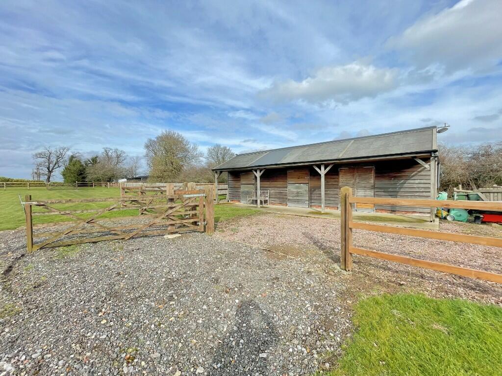 5 bedroom detached house for sale in Southminster Road, MAYLAND, CM3