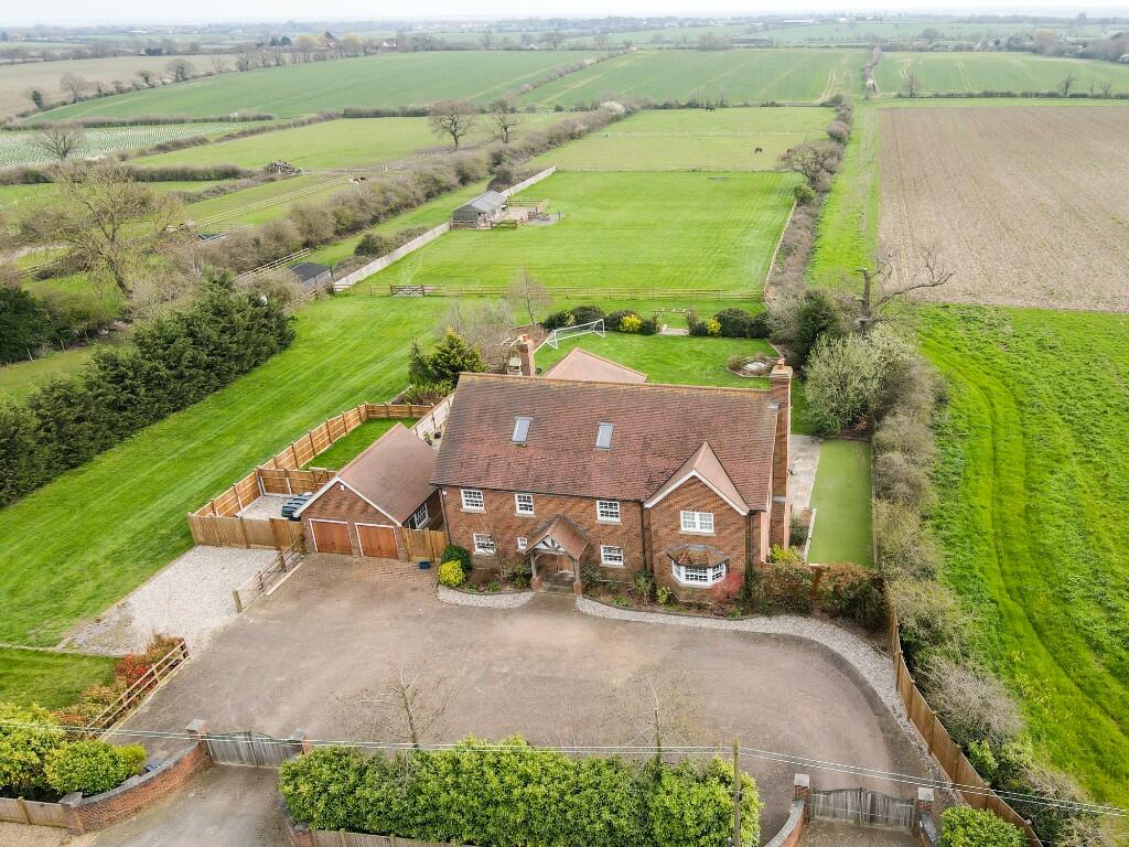 5 bedroom detached house for sale in Southminster Road, MAYLAND, CM3