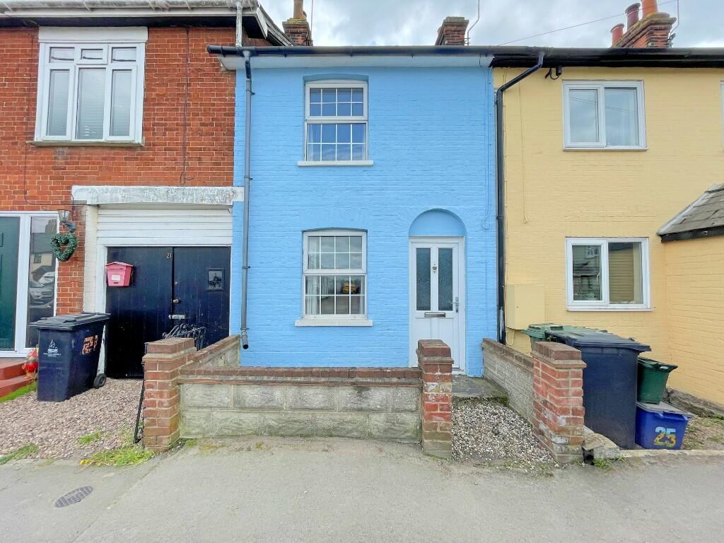 2 bedroom terraced house for sale in West Street, TOLLESBURY, CM9