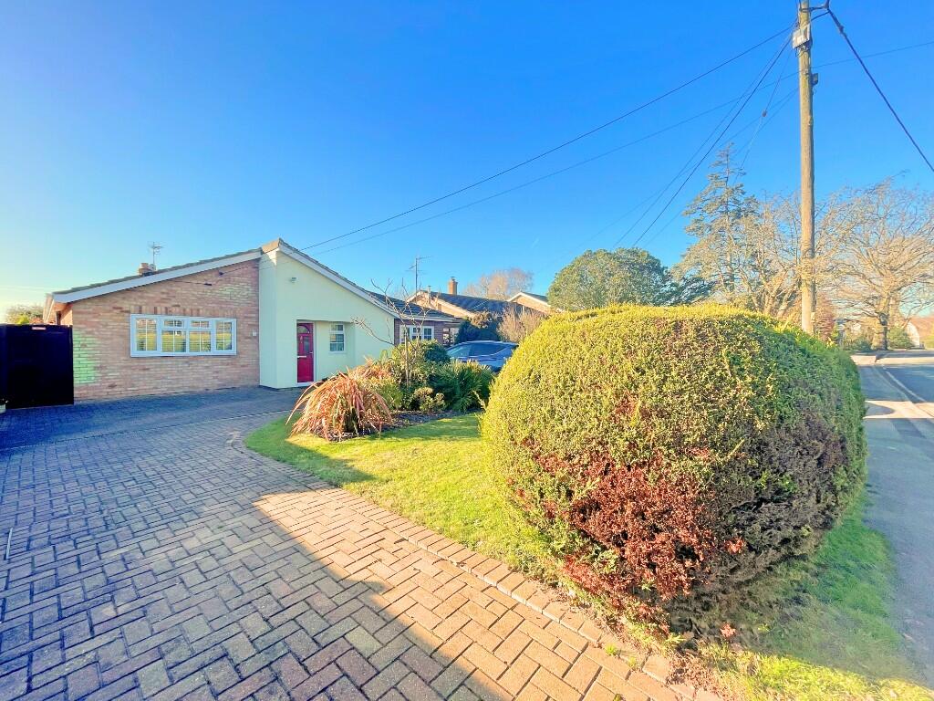 4 bedroom detached bungalow for sale in Chapel Road, GREAT TOTHAM, CM9