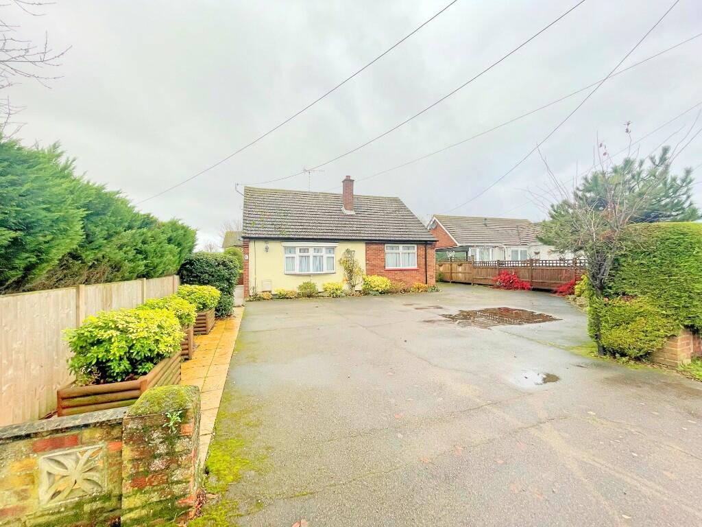 3 bedroom detached house for sale in Maldon Road, TIPTREE, CO5