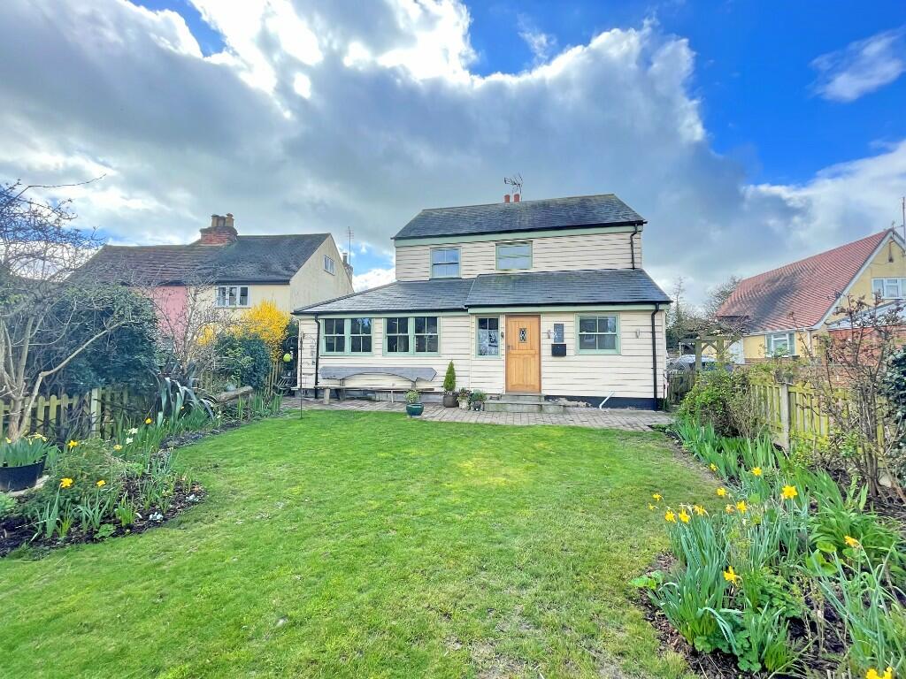 4 bedroom detached house for sale in Hall Road, TOLLESBURY, CM9