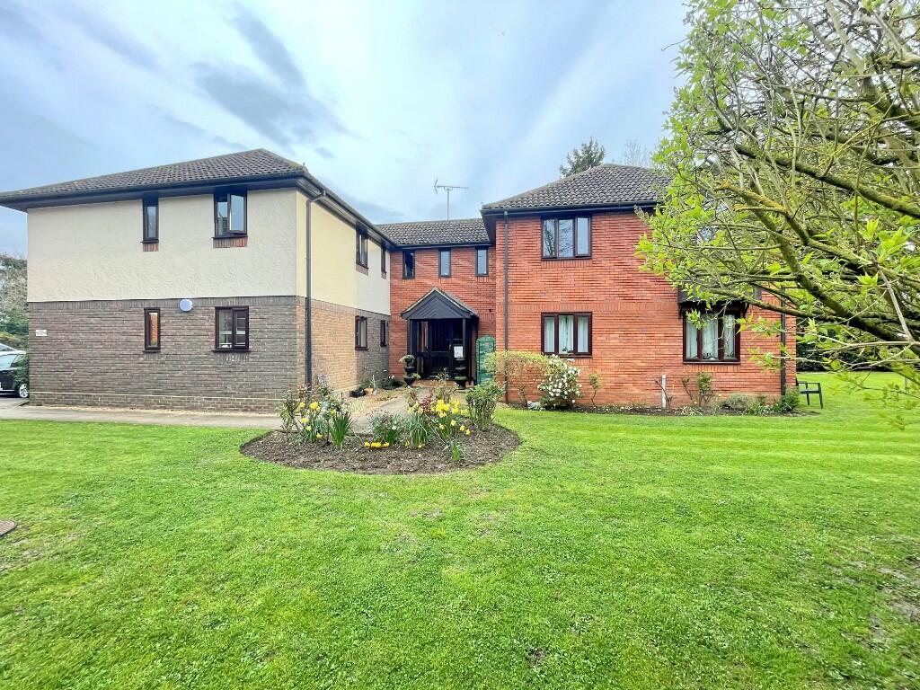 2 bedroom flat for sale in Heriot Way, GREAT TOTHAM, CM9