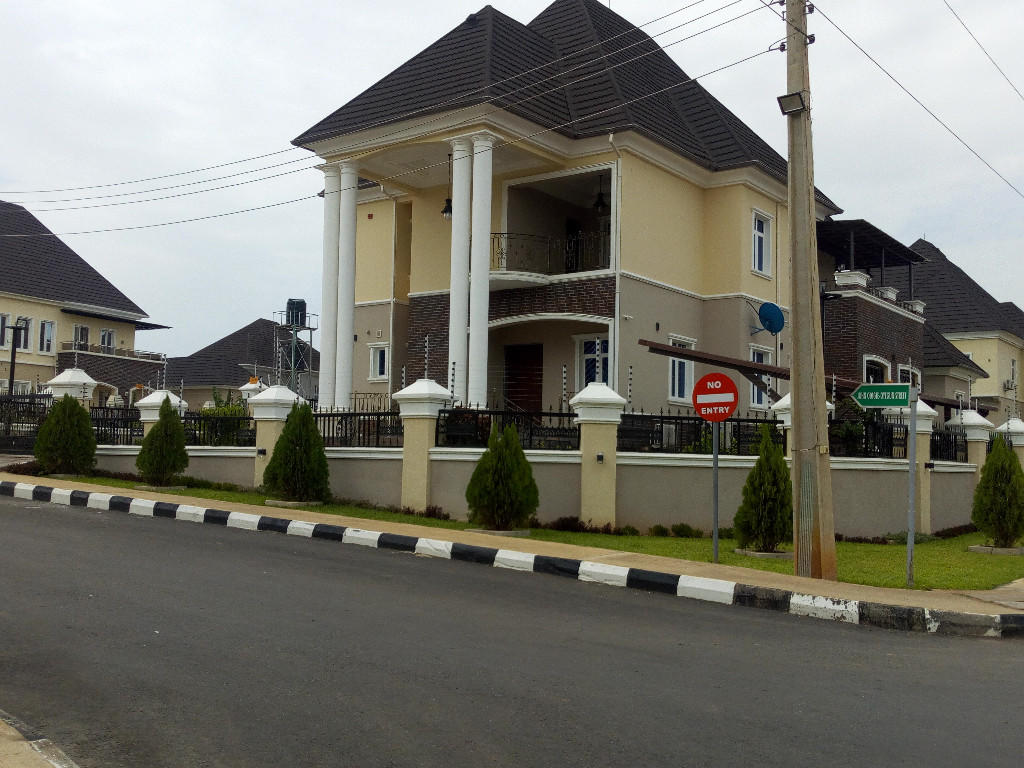 5 bed Detached property in Federal Capital...