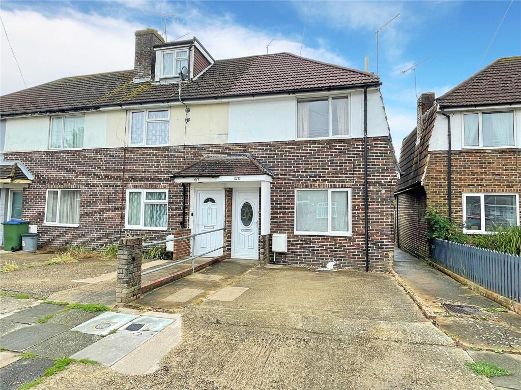 2 bedroom end of terrace house for sale in Conbar Avenue, Rustington
